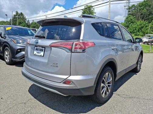 2017 Toyota RAV4 Hybrid XLE