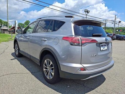 2017 Toyota RAV4 Hybrid XLE