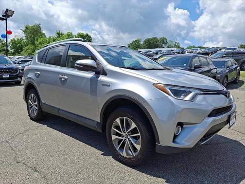 2017 Toyota RAV4 Hybrid XLE