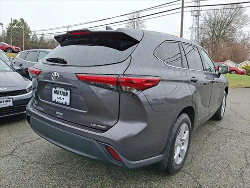 2022 Toyota Highlander LE