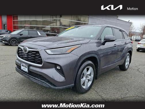 2022 Toyota Highlander LE