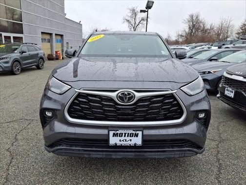 2022 Toyota Highlander LE