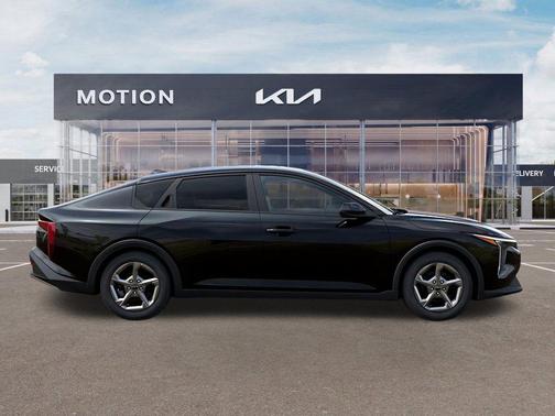 Aurora Black Pearl 2026 Kia K4 LXS