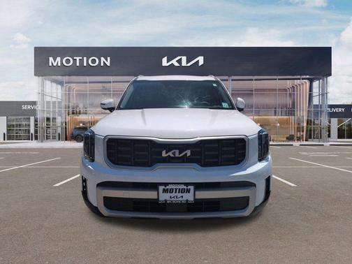 Glacial White Pearl 2024 Kia Telluride S