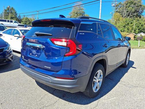 2022 GMC Terrain SLE