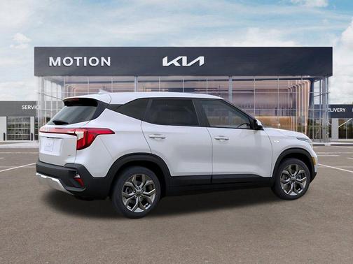 Snow White Pearl 2026 Kia Seltos LX