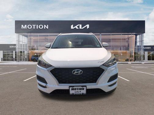 Dazzling White 2019 Hyundai TUCSON Value