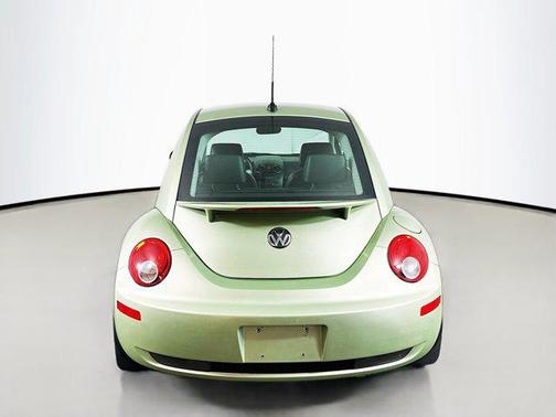2008 Volkswagen New Beetle S