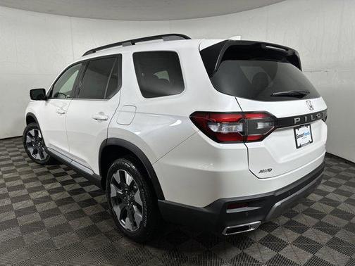 Platinum White 2026 Honda Pilot Touring 8-Passenger