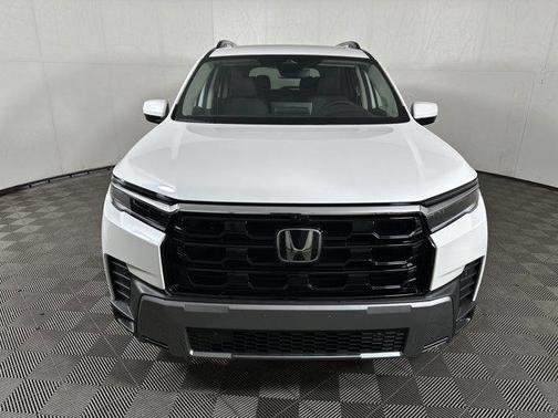 Platinum White 2026 Honda Pilot Touring 8-Passenger