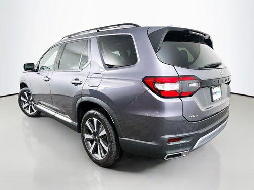 2025 Honda Pilot Touring 8-Passenger