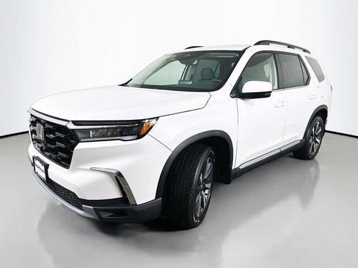 2025 Honda Pilot Touring 8-Passenger