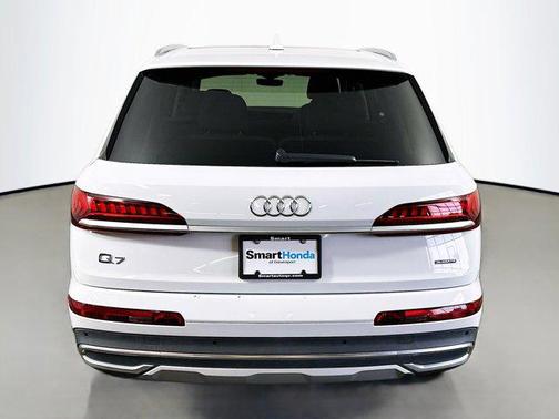 2022 Audi Q7 55 Premium Plus