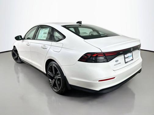 Platinum White Pearl 2026 Honda Accord SE