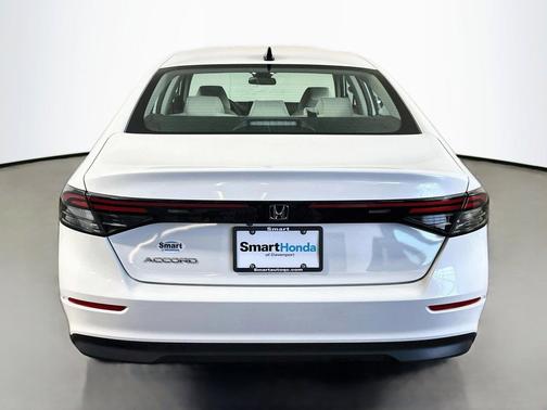 Platinum White Pearl 2026 Honda Accord SE