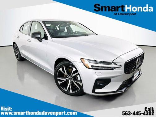 2024 Volvo S60 B5 Core Dark Theme