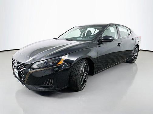 2023 Nissan Altima SR FWD