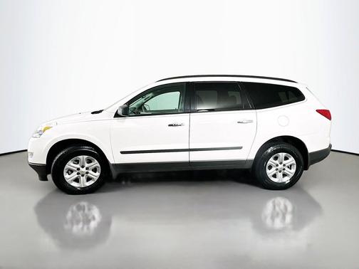 White 2011 Chevrolet Traverse LS