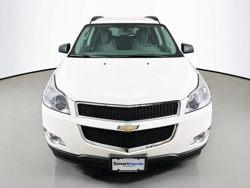White 2011 Chevrolet Traverse LS