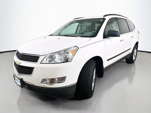 White 2011 Chevrolet Traverse LS
