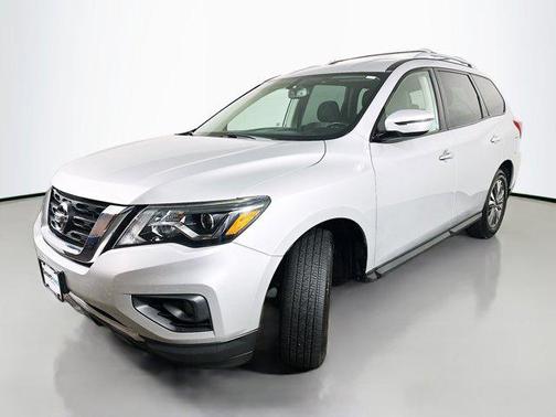 2019 Nissan Pathfinder SV