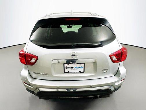 2019 Nissan Pathfinder SV