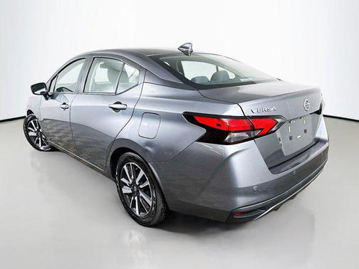 2021 Nissan Versa 1.6 SV
