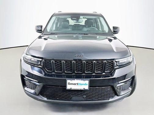 Diamond Black Crystal Pearlcoat 2023 Jeep Grand Cherokee Limited