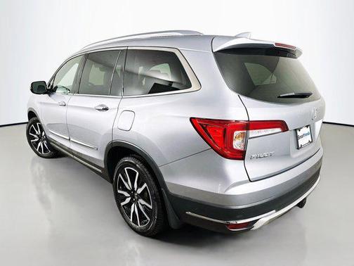 2022 Honda Pilot Touring 8-Passenger