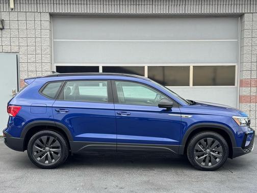 2022 Volkswagen Taos S 4MOTION