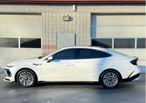 2025 Hyundai SONATA Hybrid Limited