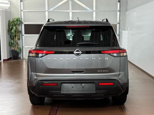 2022 Nissan Pathfinder SV 4WD
