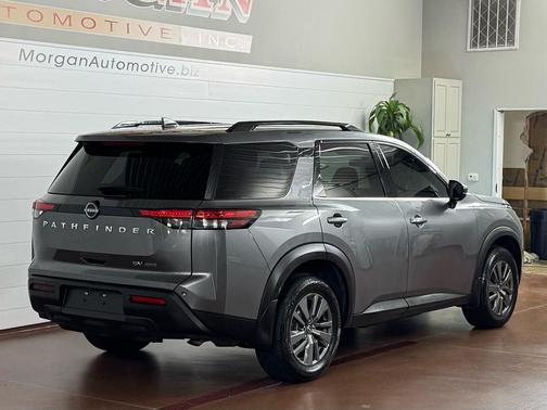 2022 Nissan Pathfinder SV 4WD