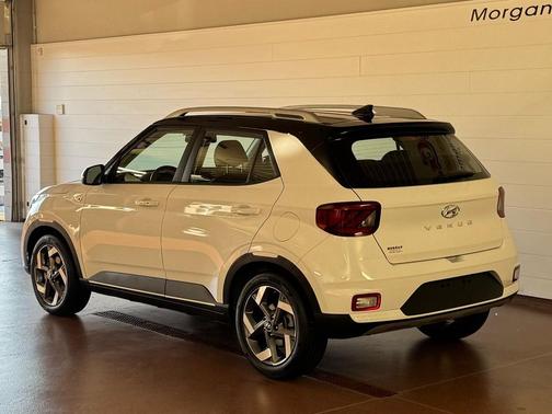 2022 Hyundai VENUE Limited FWD