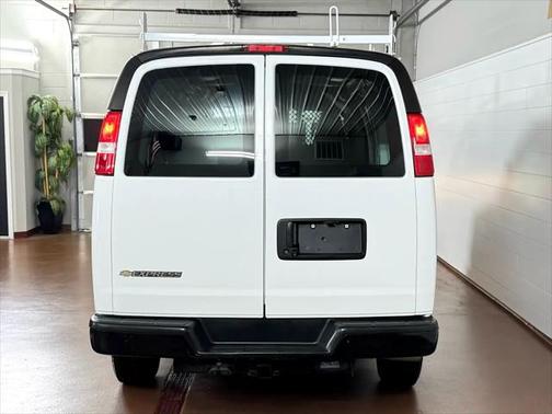 2022 Chevrolet Express 2500 2500 Cargo Extended 6.6L V8