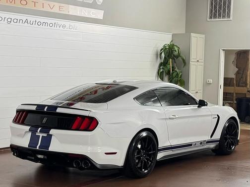 2016 Ford Shelby GT350 Base