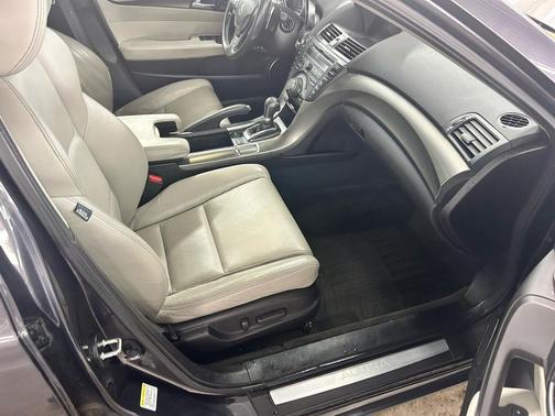 2012 Acura TL Technology