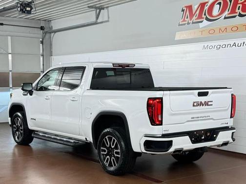 Summit White 2024 GMC Sierra 1500 AT4