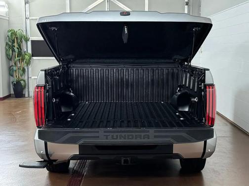 2023 Toyota Tundra Hybrid Capstone