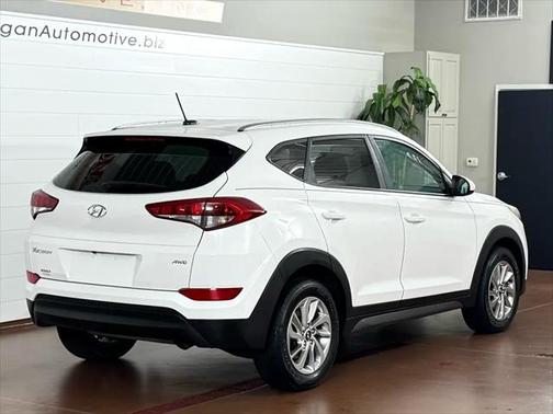 2016 Hyundai TUCSON SE