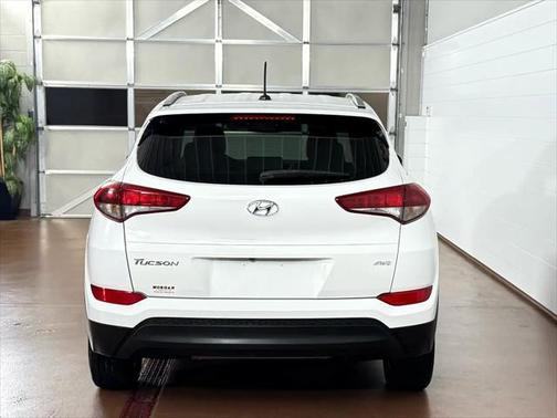 2016 Hyundai TUCSON SE