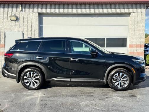 2022 INFINITI QX60 Pure