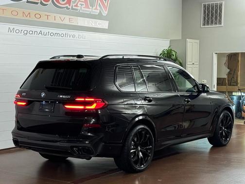2025 BMW X7 M60i