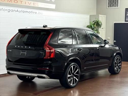 2020 Volvo XC90 T6 Momentum