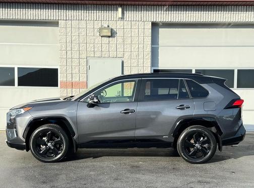 2020 Toyota RAV4 Hybrid SE