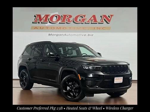 Diamond Black Crystal Pearlcoat 2023 Jeep Grand Cherokee Altitude