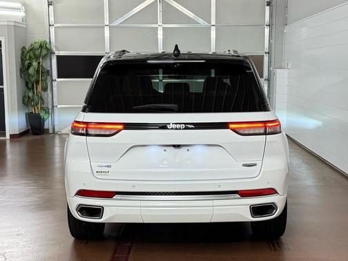 2022 Jeep Grand Cherokee 4xe Summit Reserve