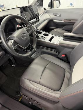 2022 Toyota Sienna XSE 7 Passenger