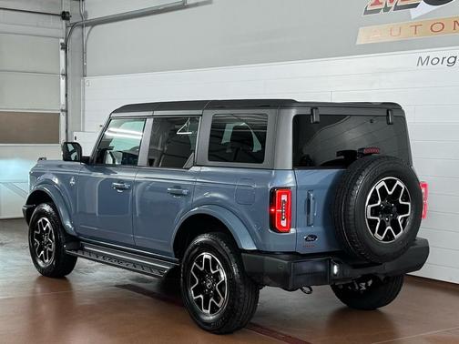 2025 Ford Bronco Outer Banks 4 Door 4x4