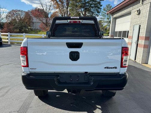 2024 RAM 3500 Tradesman Crew Cab 4x4 Long Box